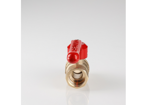 Кран шаровой латунный Valtec Стандарт 1/2 ВР x 1/2 НР ручка рычаг VT.121.GN.04