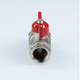 Кран шаровой латунный Valtec Стандарт 1/2 ВР x 1/2 НР ручка бабочка, никелированный, с полусгоном VT.127.N.04