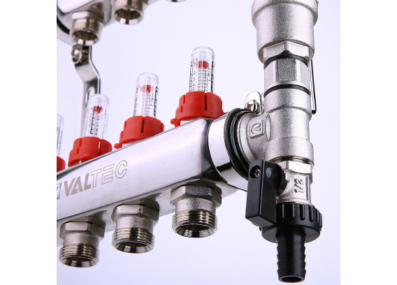 Коллекторная группа Valtec из нержавеющей стали, 1" x 3/4" ЕК на 4 выхода, с регулирующими клапанами и расходомерами VTc.589.EMNX.0604